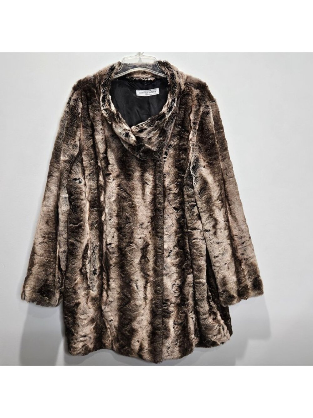 Pamela McCoy Coat Womens 1X Brown Tan Faux Fur Luxury Holiday - Picture 2 of 13